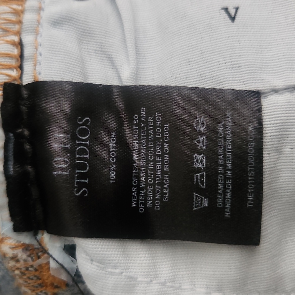 10.11 Studios Button Fly Distressed Jeans 24 Light Blue Straight Leg‎ - Picture 10 of 15